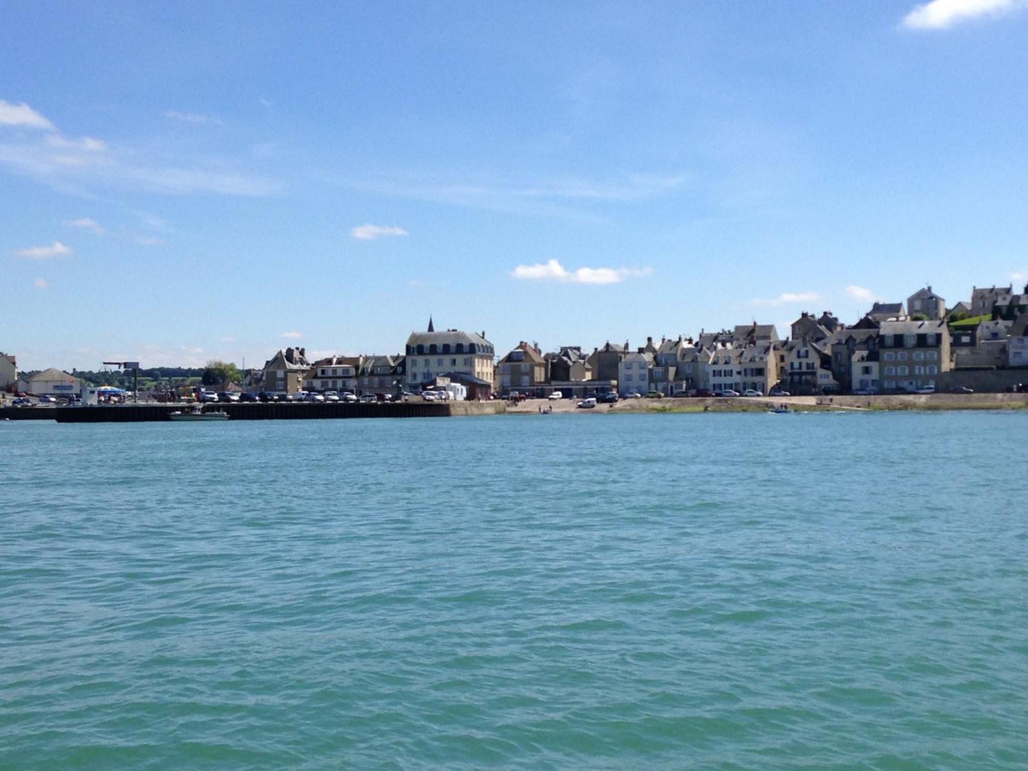 Apt Duplex Ou Plain Pied Tout Confort Plein Centre Ville Bayeux Proche Commerces, Restaurants, Avec Terrasse Privative Ou Jardin Commun Amenage Clos, Parking Gratuit A Proximite, Proche Plages Du Debarquement Exterior photo