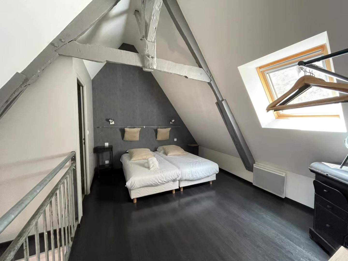 Apt Duplex Ou Plain Pied Tout Confort Plein Centre Ville Bayeux Proche Commerces, Restaurants, Avec Terrasse Privative Ou Jardin Commun Amenage Clos, Parking Gratuit A Proximite, Proche Plages Du Debarquement Exterior photo
