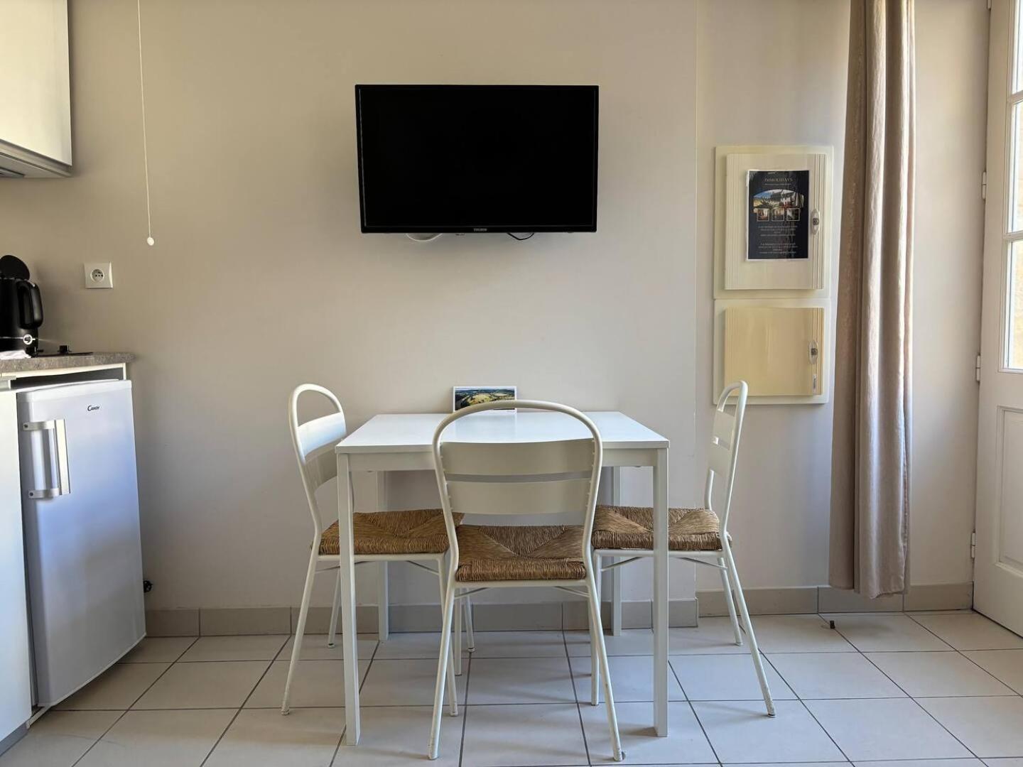 Apt Duplex Ou Plain Pied Tout Confort Plein Centre Ville Bayeux Proche Commerces, Restaurants, Avec Terrasse Privative Ou Jardin Commun Amenage Clos, Parking Gratuit A Proximite, Proche Plages Du Debarquement Exterior photo